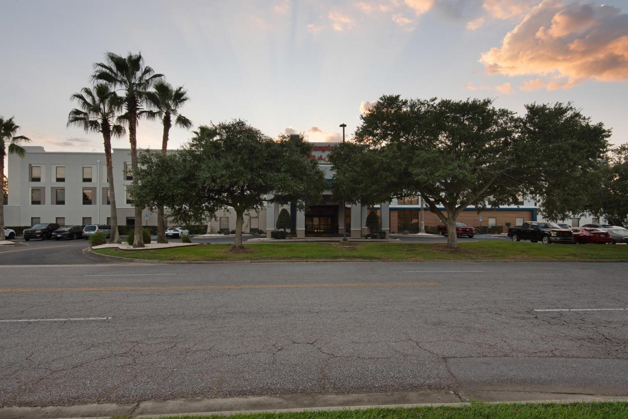 Hampton Inn & Suites Pensacola I-10 N At University Town Plaza Eksteriør billede