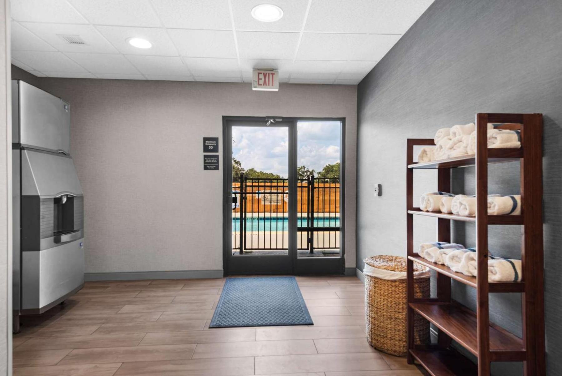 Hampton Inn & Suites Pensacola I-10 N At University Town Plaza Eksteriør billede
